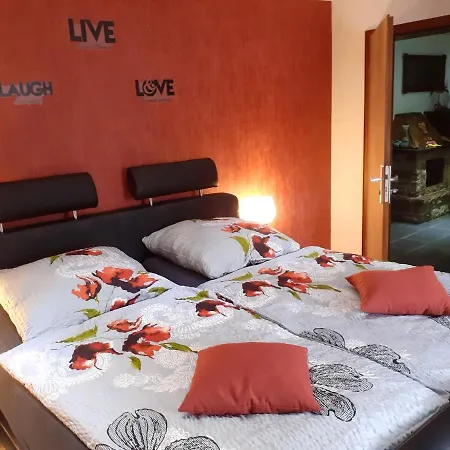 Im Vulkanland Bis 6 Personen 아파트 *